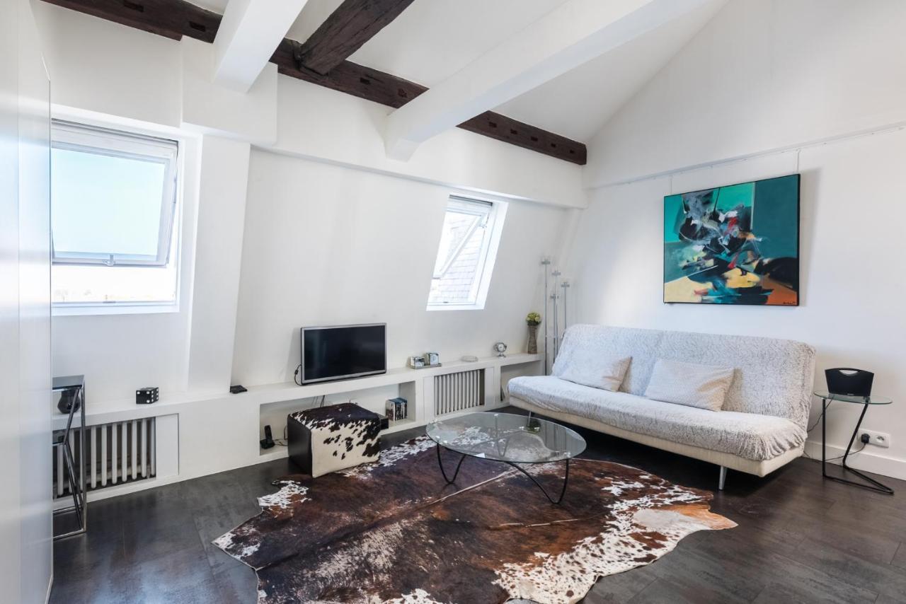 Foch Studio Apartment