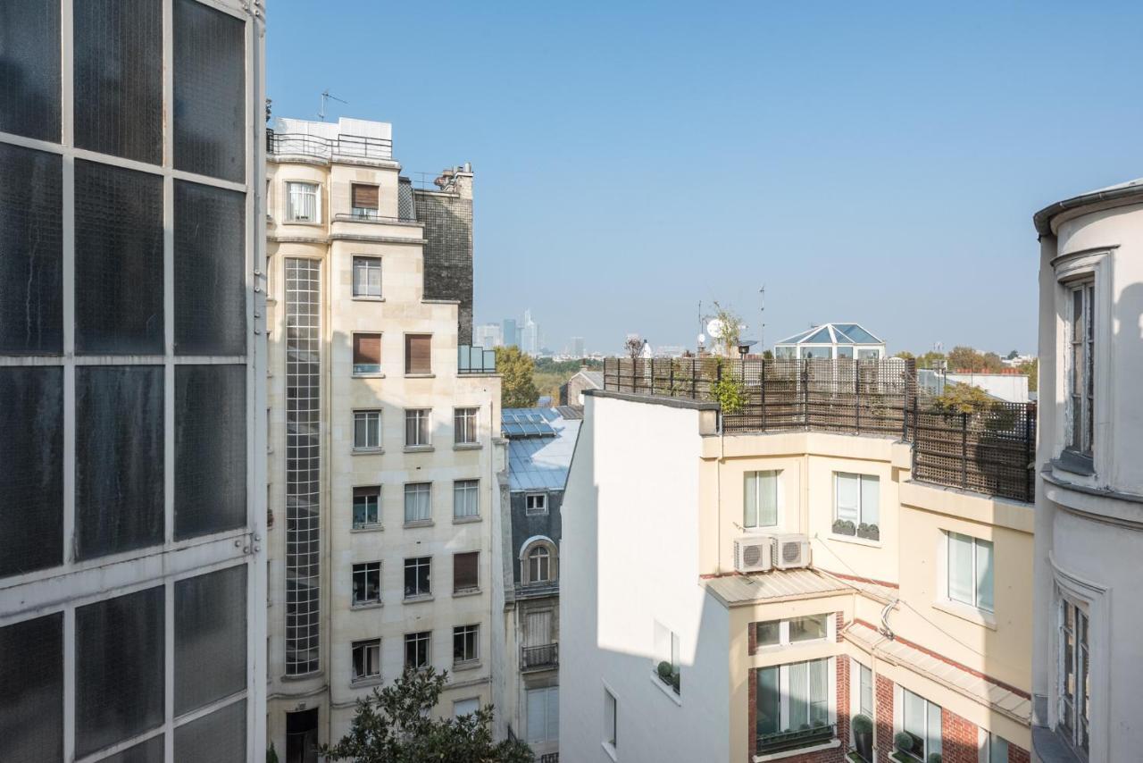 Foch Studio Apartment